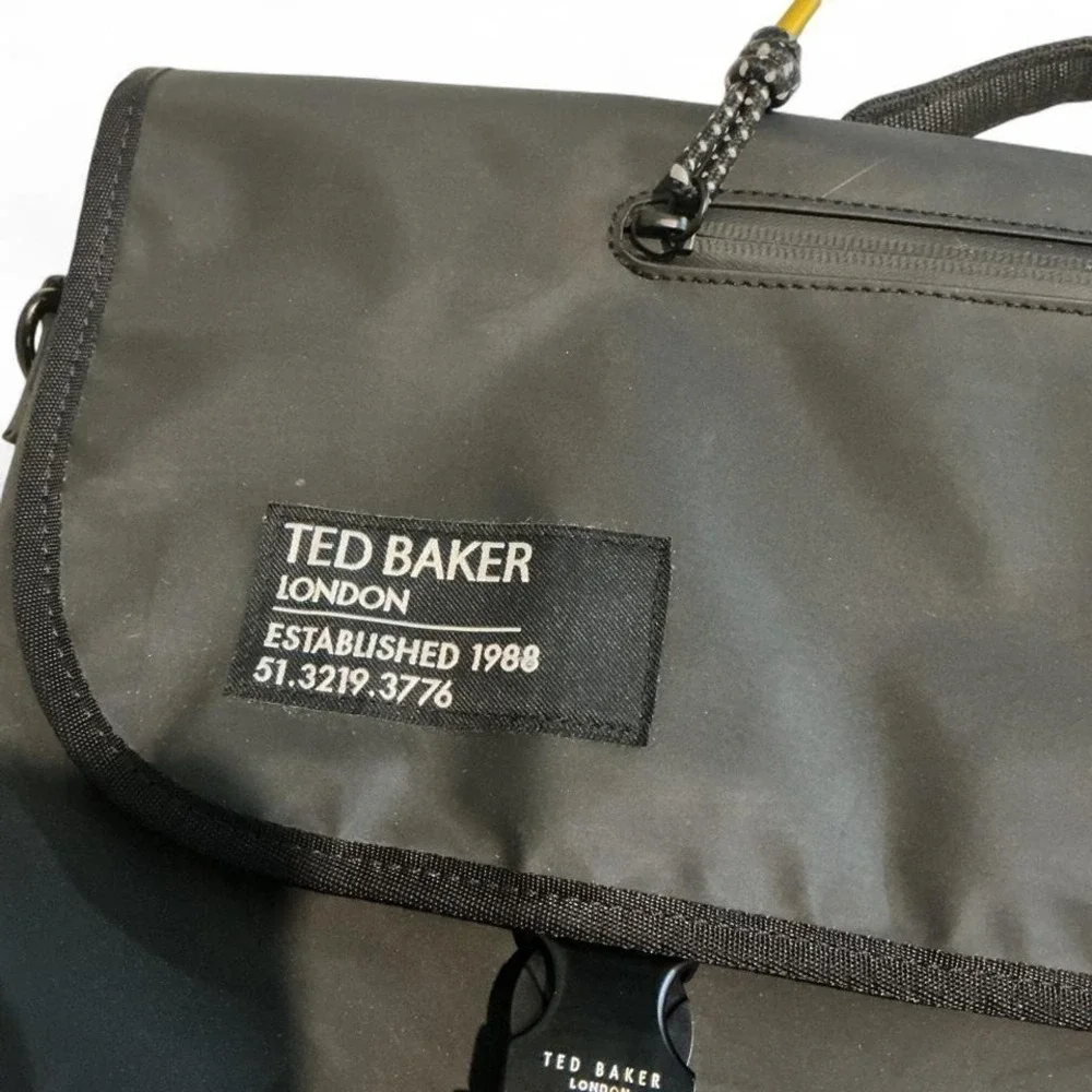 Ted Baker‎ Strole Messenger Bag Mens OS Black Good Laptop Commuter Flap Buckle